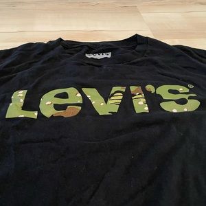 levis tee